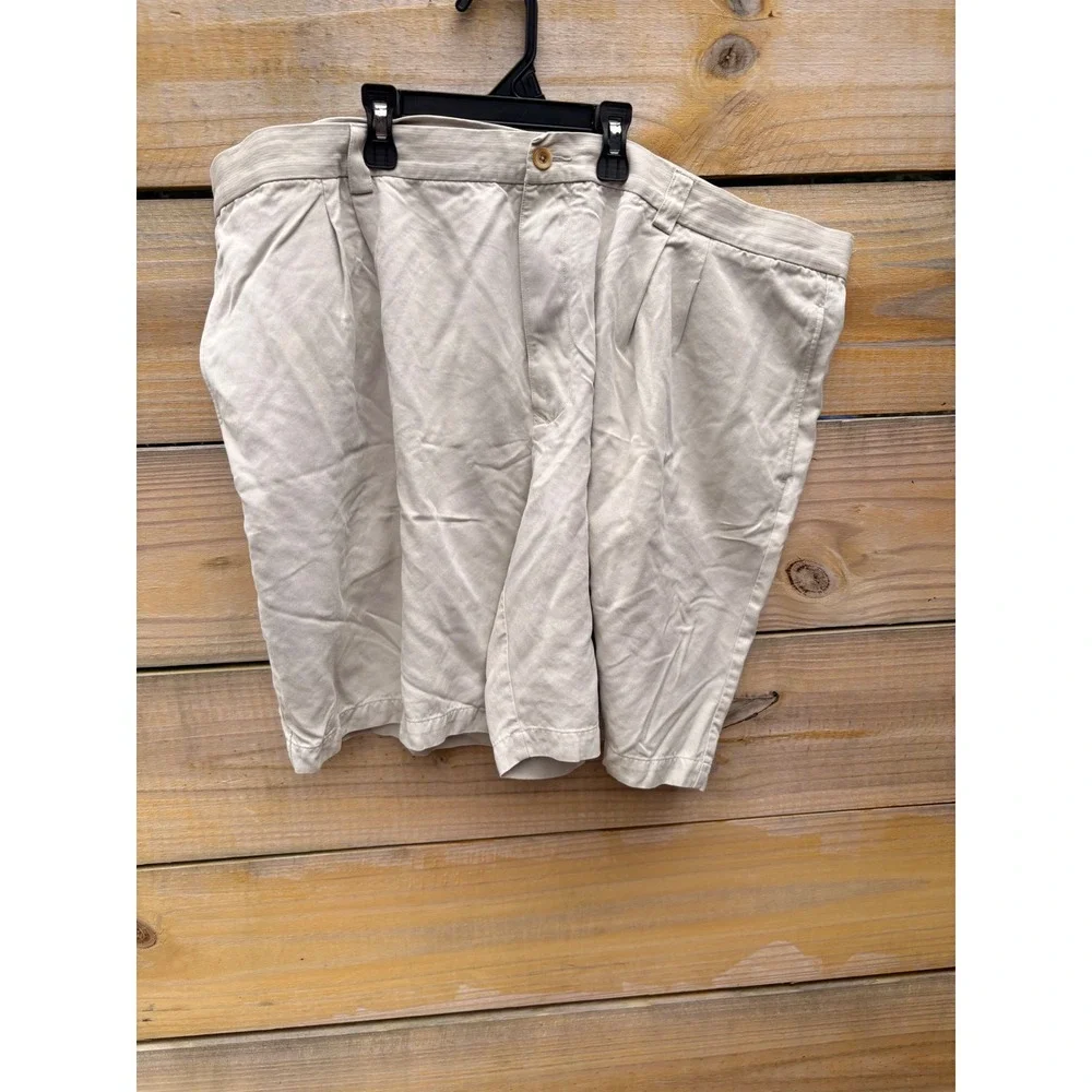 Tommy Bahama Mens 44 Beige 100% Silk Pleated Relaxed Fit Chino Shorts Luxury